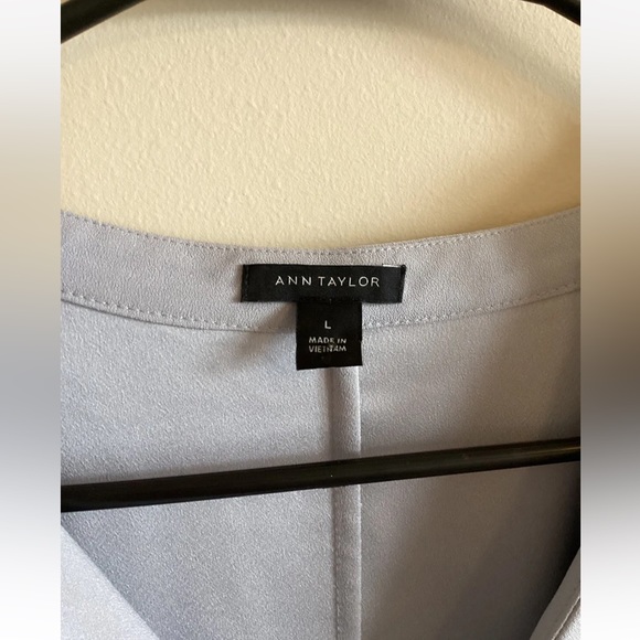Ann Taylor Women’s Modern V-Neck Dolman Sleeve Gray Blouse Size Large - Picture 4 of 8